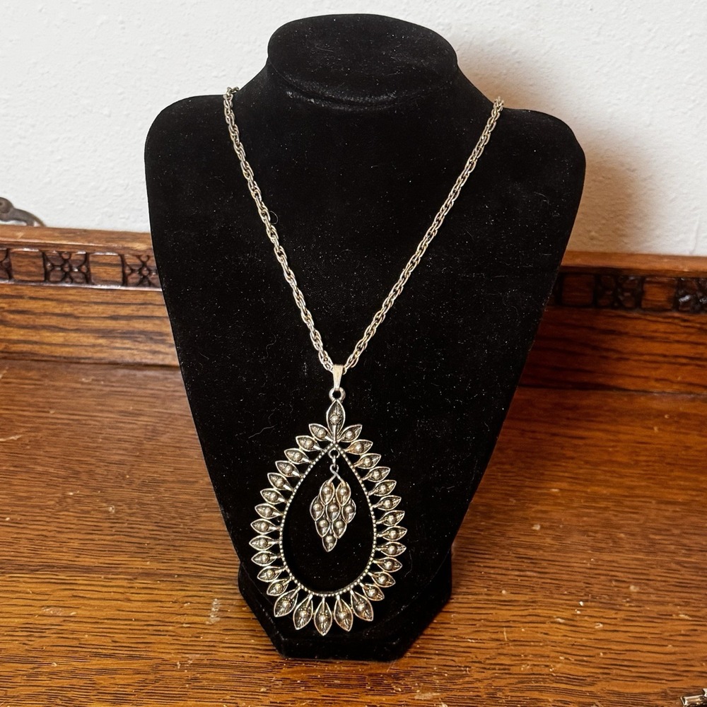 Vintage Bronze Tone Teardrop Pendant Necklace Faux Pearl Leaf Design